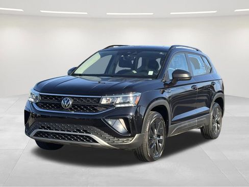 Used 2022 Volkswagen Taos S image 1