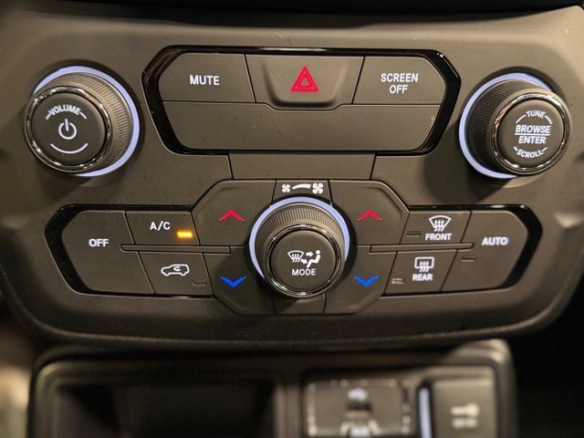 Used 2019 Jeep Renegade Altitude w/ Quick Order Package 2XM FWD image 32