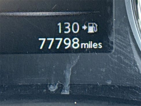 Used 2017 Nissan Rogue SV w/ SV Premium Package image 28