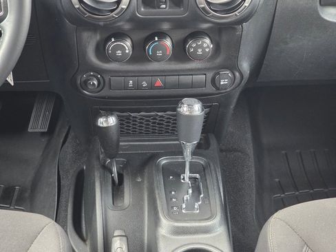 Used 2018 Jeep Wrangler Unlimited Sport S image 15