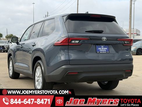 Used 2025 Toyota Grand Highlander FWD image 7