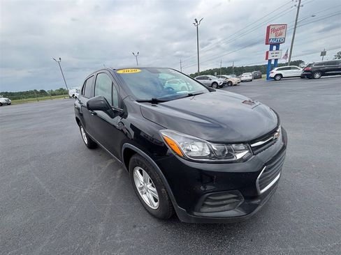 Used 2020 Chevrolet Trax LS w/ Tint and Cruise Package FWD image 11