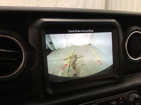Used 2019 Jeep Wrangler Unlimited Sahara w/ Quick Order Package 24M Moab AWD/4WD image 27