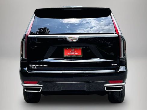 Used 2023 Cadillac Escalade Premium Luxury w/ LPO, Floor Liner Package AWD/4WD image 6