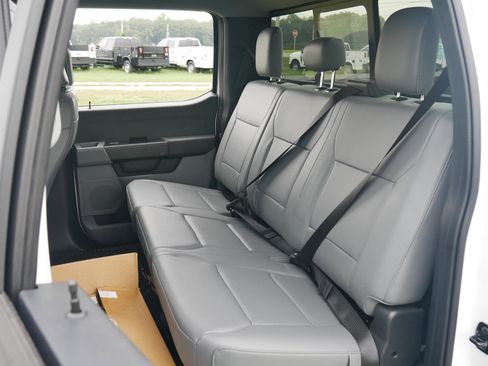 New 2025 Ford F250 XL w/ XL Chrome Package image 20