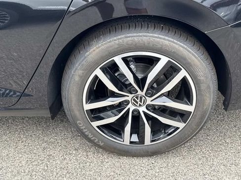 New 2025 Volkswagen Jetta SE FWD image 6