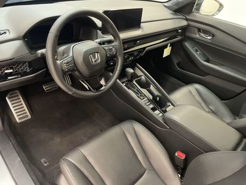 Used 2024 Honda Accord Sport image 2