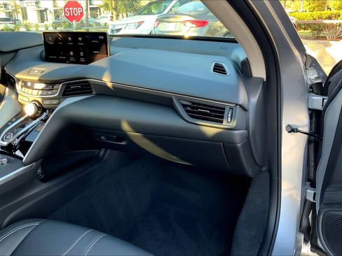 Certified 2025 Acura TLX w/ Technology Package image 18