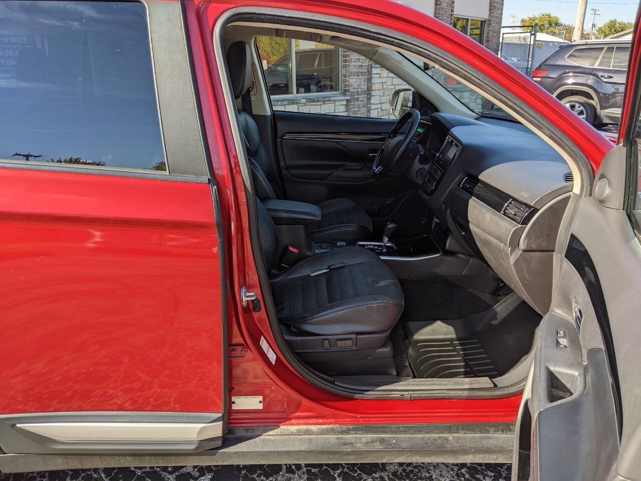 Used 2019 Mitsubishi Outlander SEL AWD/4WD image 14