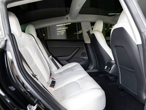 Used 2023 Tesla Model 3 Performance image 22