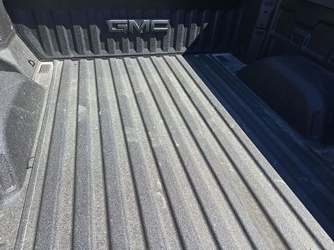 Used 2025 GMC Sierra 1500 AT4 w/ Technology Package AWD/4WD image 6