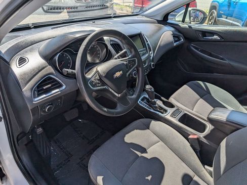 Used 2019 Chevrolet Cruze LT w/ LT Fleet Convenience Package FWD image 10