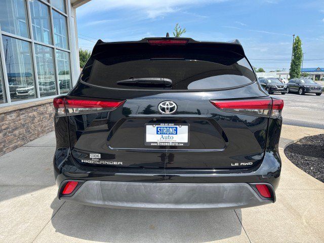 Used 2023 Toyota Highlander LE AWD/4WD image 4
