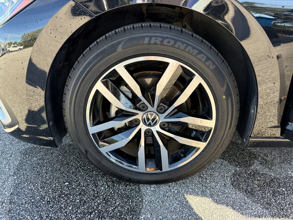 Used 2025 Volkswagen Jetta SE FWD image 31