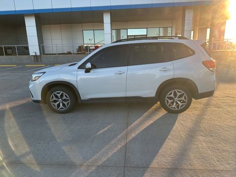 Used 2020 Subaru Forester Premium image 28