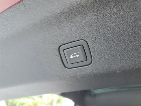 Certified 2024 Cadillac Escalade Premium Luxury Platinum image 32