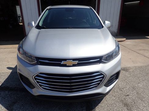 Used 2019 Chevrolet Trax LS FWD image 3