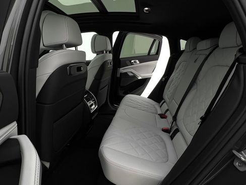 New 2026 BMW X6 xDrive40i w/ Climate Comfort Package image 10
