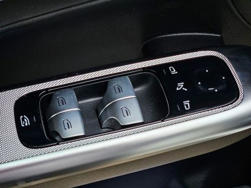 New 2026 Mercedes-Benz GLC 300 4MATIC image 17