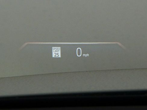 Used 2023 BMW 740i w/ Parking Assistance Package RWD image 28