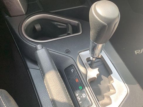 Used 2017 Toyota RAV4 XLE FWD image 14