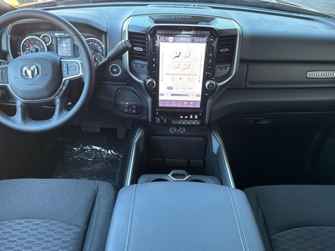 New 2026 RAM 2500 Big Horn AWD/4WD image 12
