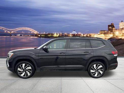 Certified 2025 Volkswagen Atlas SE FWD image 2