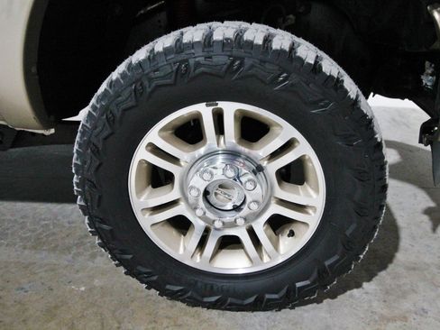 Used 2011 Ford F250 King Ranch w/ King Ranch w/Chrome Pkg image 17