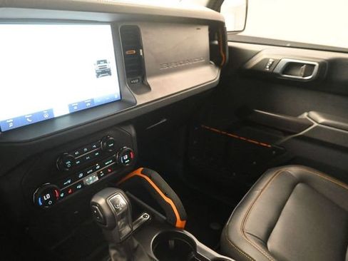 Used 2024 Ford Bronco Badlands AWD/4WD image 30