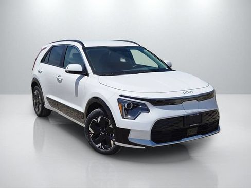 New 2026 Kia Niro Wind FWD image 1