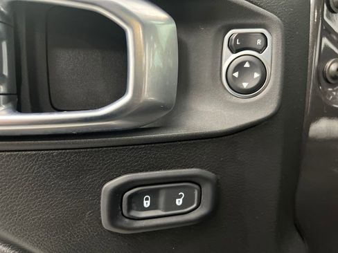 Used 2022 Jeep Wrangler Unlimited Sport image 13