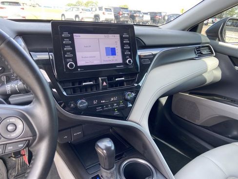 Used 2022 Toyota Camry SE FWD image 40