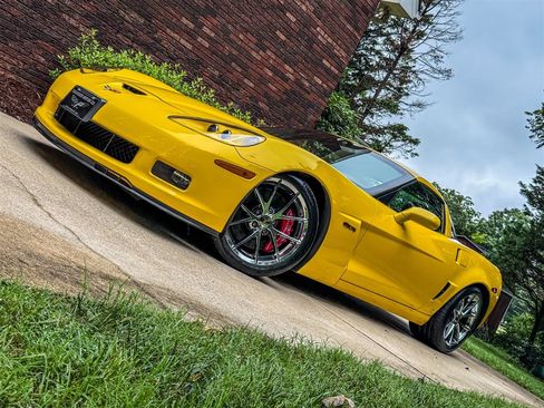 Used 2009 Chevrolet Corvette Z06 w/ Preferred Equipment Group RWD image 4