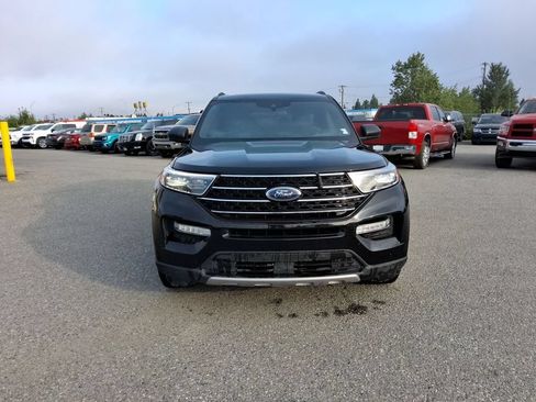 Used 2020 Ford Explorer XLT w/ Equipment Group 202A AWD/4WD image 3