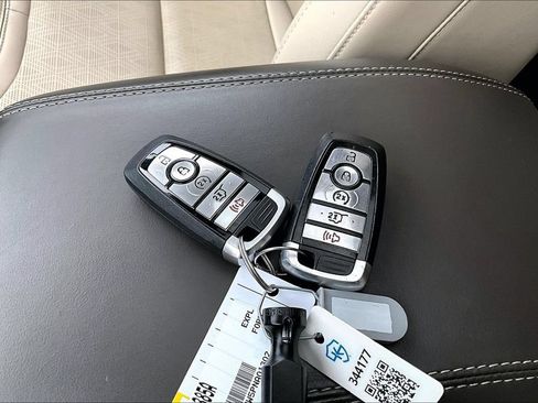 Used 2023 Ford Explorer Platinum w/ Technology Package RWD image 36