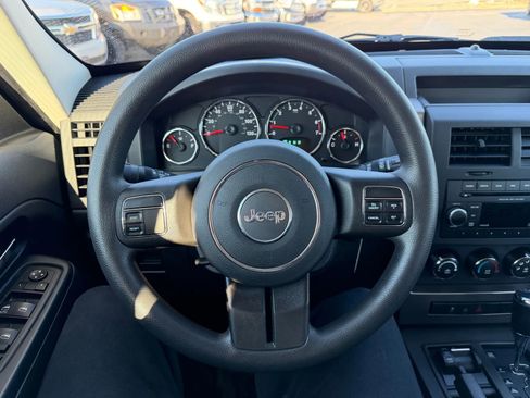 Used 2012 Jeep Liberty Sport image 22