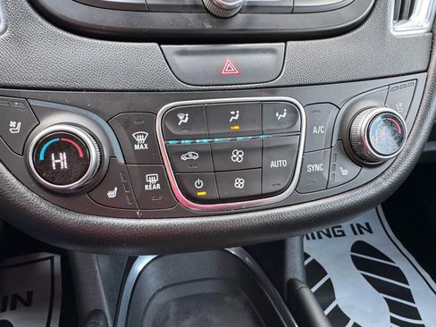 Used 2018 Chevrolet Malibu Premier image 37