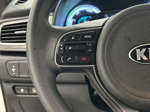 Used 2017 Kia Niro LX image 7
