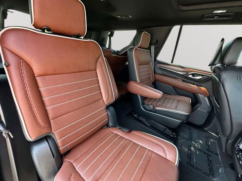 Used 2023 GMC Yukon Denali Ultimate w/ LPO, Floor Liner Package AWD/4WD image 29