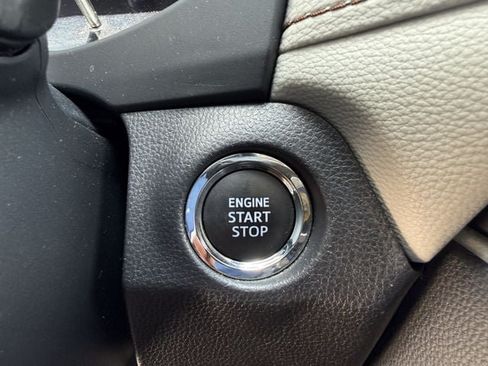 Used 2025 Toyota RAV4 XLE FWD image 23