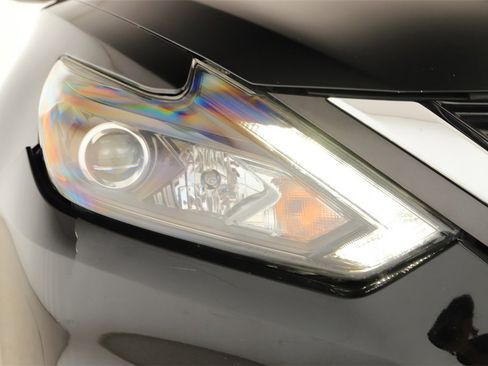 Used 2017 Nissan Altima 2.5 SL w/ 2.5 Technology Package image 33