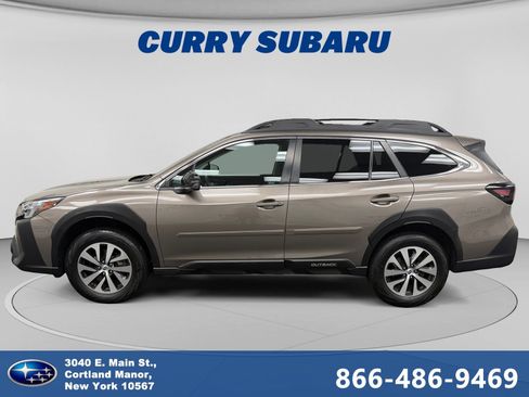 Used 2023 Subaru Outback Premium AWD/4WD image 2