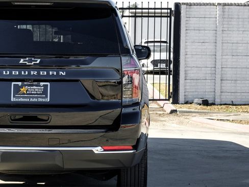 Used 2025 Chevrolet Suburban LS image 50