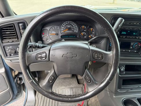 Used 2006 Chevrolet Silverado 2500 LT w/ Skid Plate Package AWD/4WD image 20