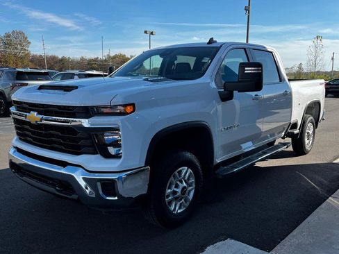 Used 2024 Chevrolet Silverado 2500 LT image 8