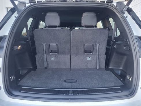 New 2025 Jeep Grand Cherokee L Laredo w/ Luxury Tech Group I image 28