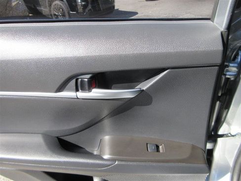Used 2024 Toyota Camry SE FWD image 21