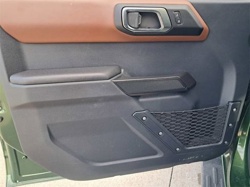 Used 2024 Ford Bronco Outer Banks image 9