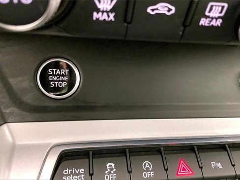 Certified 2023 Audi Q3 2.0T Premium w/ Convenience Package image 32