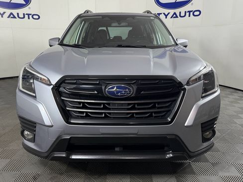 Used 2023 Subaru Forester Premium image 2